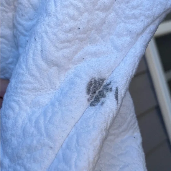 Tuckernuck White Embossed Top - Picture 4 of 7